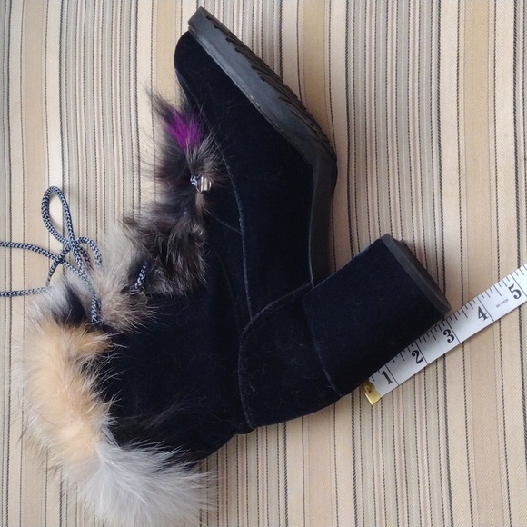 Stuart Weitzman Yukon navy suede booties 9 M - Picture 16 of 16